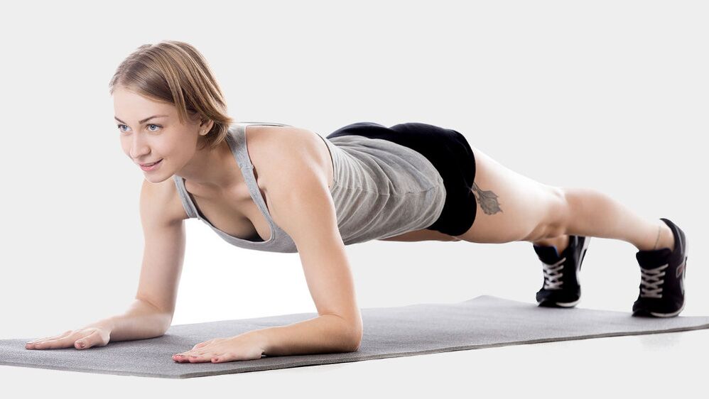 Planke, um die Hüften und den Bauch schlanker zu machen
